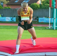 Erstmals im Nationaltrikot, erstmals über 2,03 Meter: Johannes Böcher.