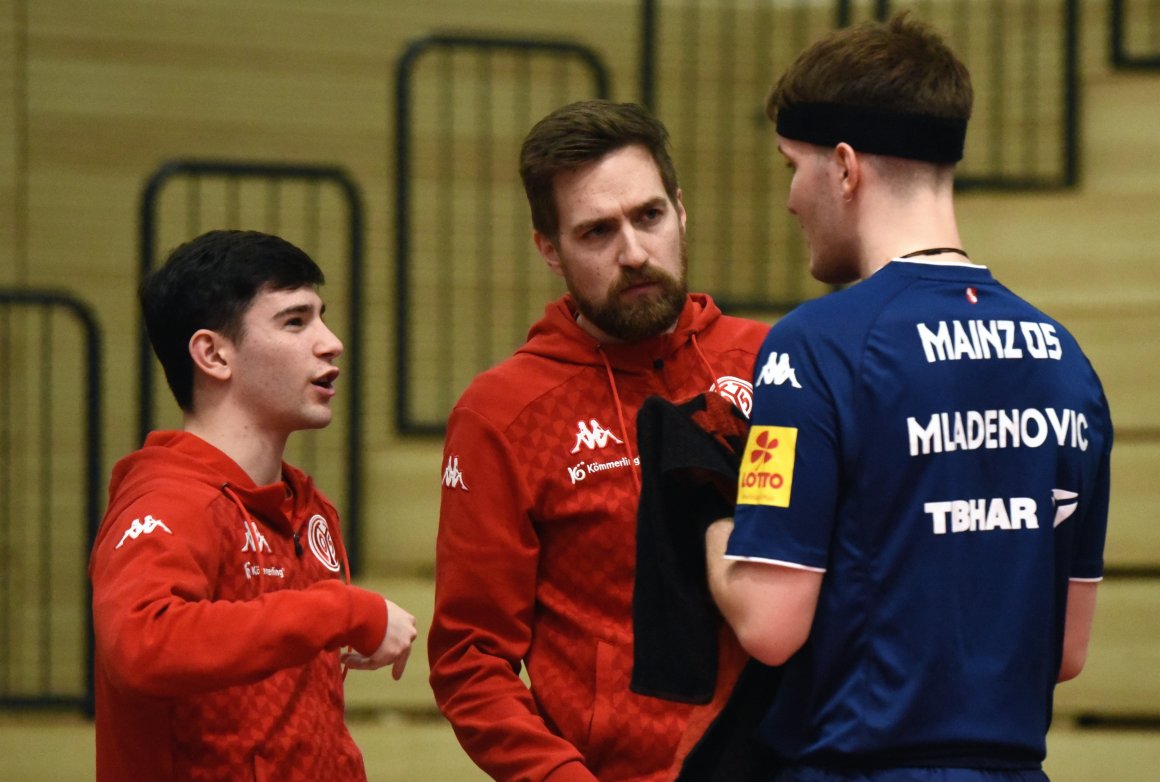 Carlo Rossi (l.) und Luka Mladenovic gehören weiterhin zum Mainzer Kader. Tomasz Kasica (M.) beschränkt sich auf den Job des Sportlichen Leiters.