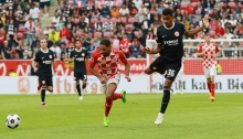 Wie man ihn vor seinem Wechsel nach Eindhoven kannte: Rückkehrer Phillipp Mwene erwies sich auf Anhieb als die erhoffte Verstärkung.