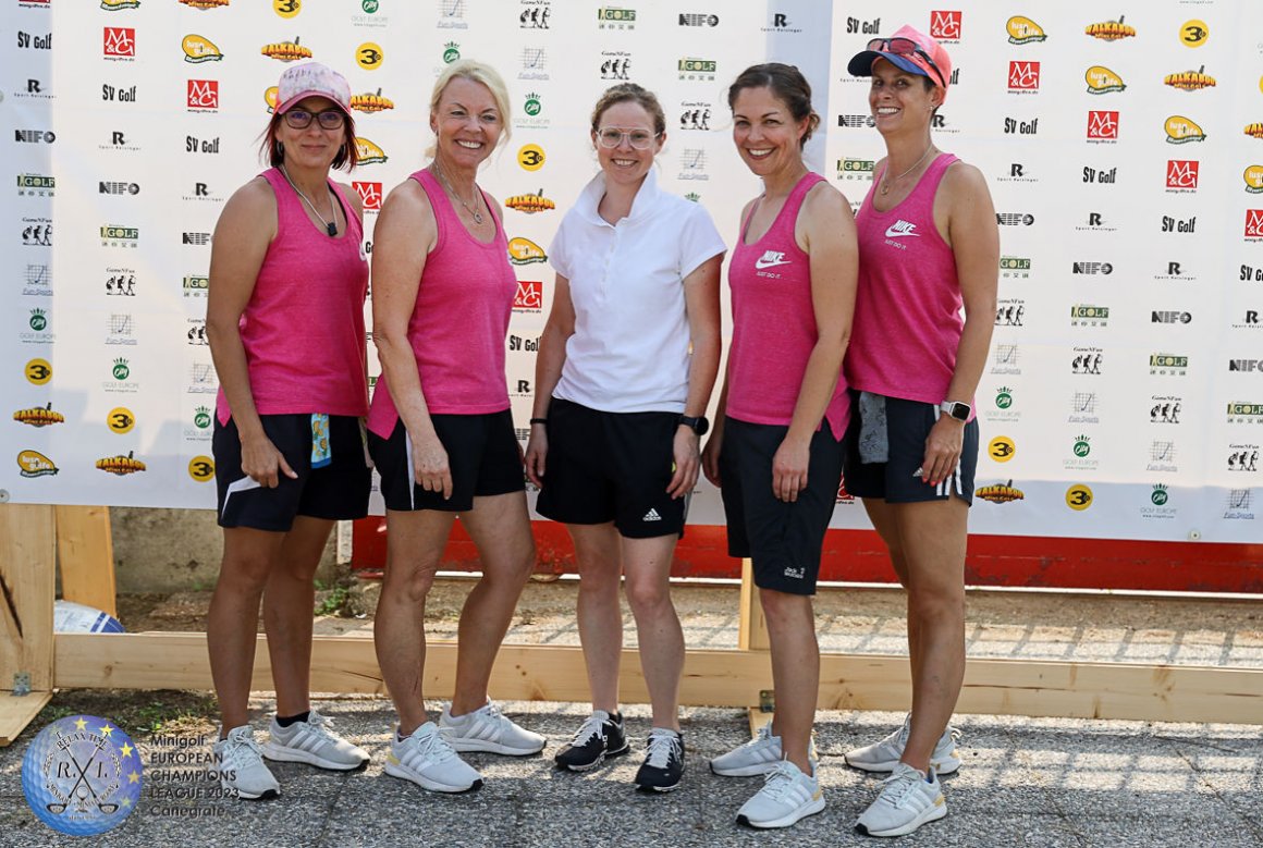 Das MGC-Damenteam tritt in Italien mit (v.l.) Steffi Blendermann, Alice Kobisch, Coach Kathrin Neumann, Nicole Gundert und Yvonne Klukas an.