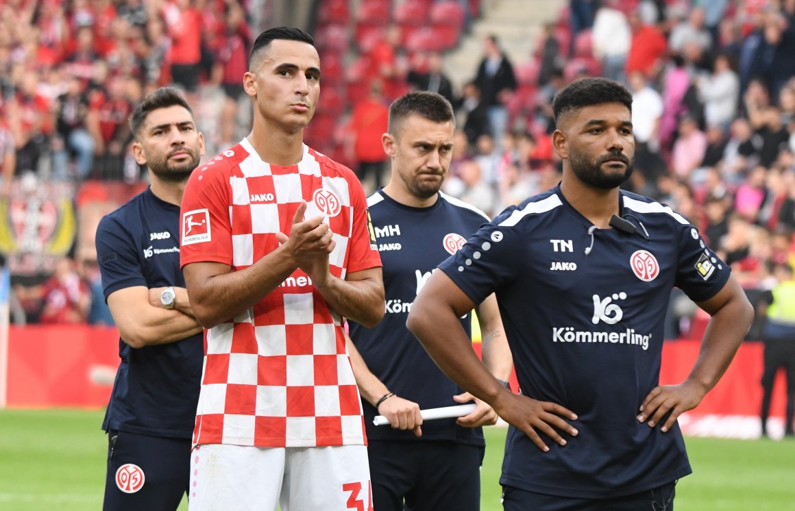 Anwar El Ghazi (v.l.) muss das 05-Trikot nach wenigen Wochen wieder ausziehen.