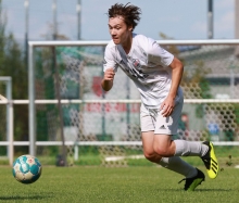 Der Zornheimer Luis Spang erzielte mit dem Strafstoß zum 1:0 in Bretzenheim sein 15. Saisontor.