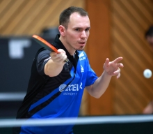In vier Sätzen lief Marco Gottwald gegen Martin Roth hinterher, setzte sich aber mit 3:2 durch.