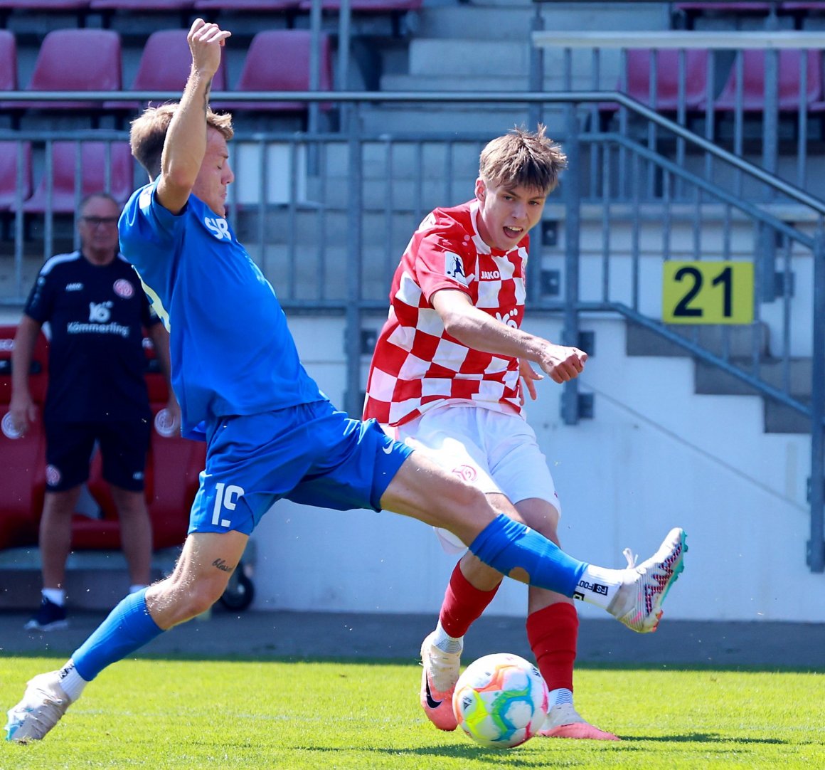 In der Hinrunde setzten sich Tim Müller (r.) und die U23 mit 3:0 gegen den amtierenden Vizemeister (l. Tim Kircher) durch.
