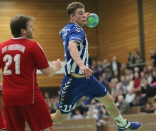 Philipp Kukula überspringt die Friesenheimer Abwehr und kommt so zum aussichtsreichen Abschluss. Er durfte allerdings nur zwei Striche in seiner Torschützenliste machen.