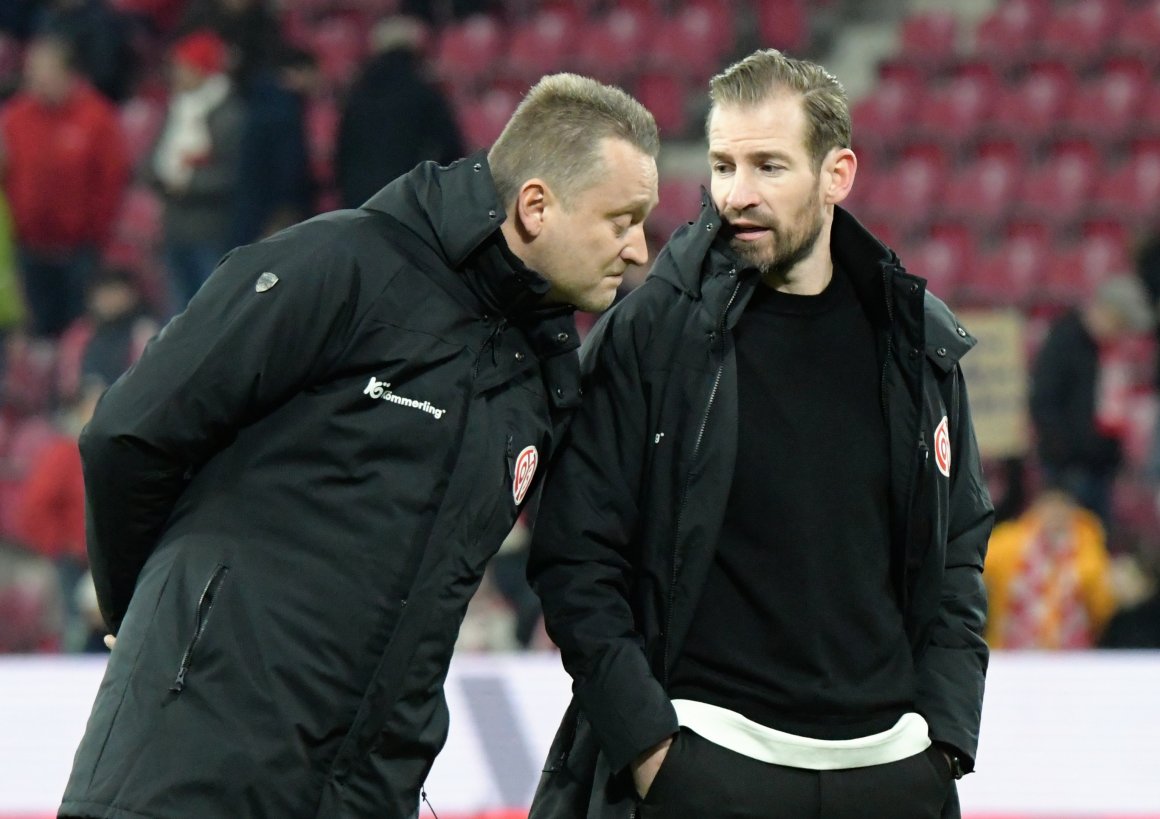 Werden noch häufiger die Köpfe zusammenstecken: Teammanager Darius Salbert und Cheftrainer Jan Siewert.