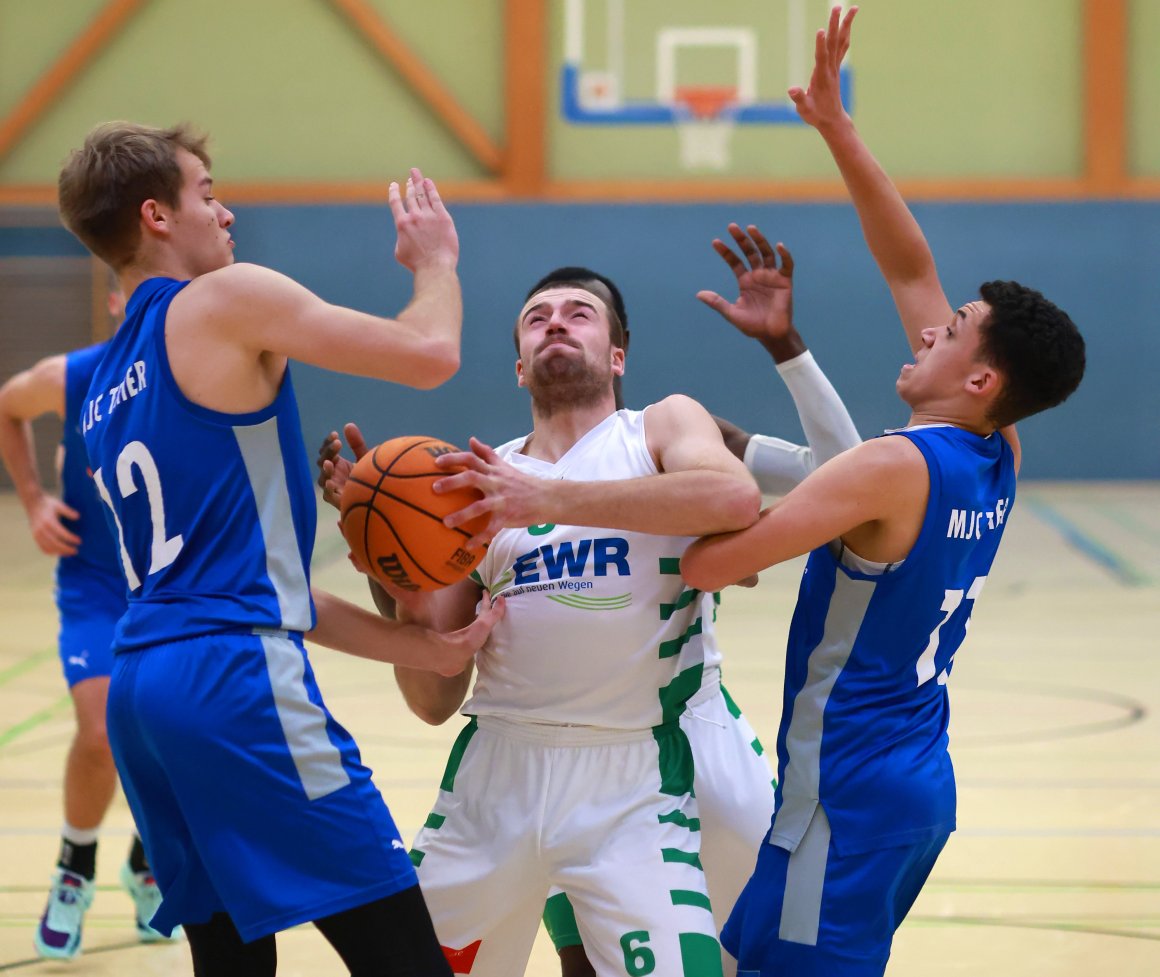 Franz Glaser traf zweistellig und überzeugte mit seinen Offensivrebounds......