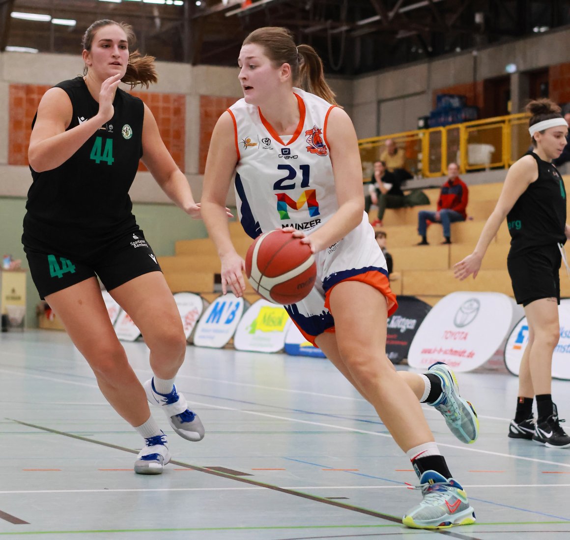 Das Duell zwischen Erin Antosh (r.) und Victoria Waldner dürfte ein Schlüsselelement  der Partie des ASC in Bamberg werden.