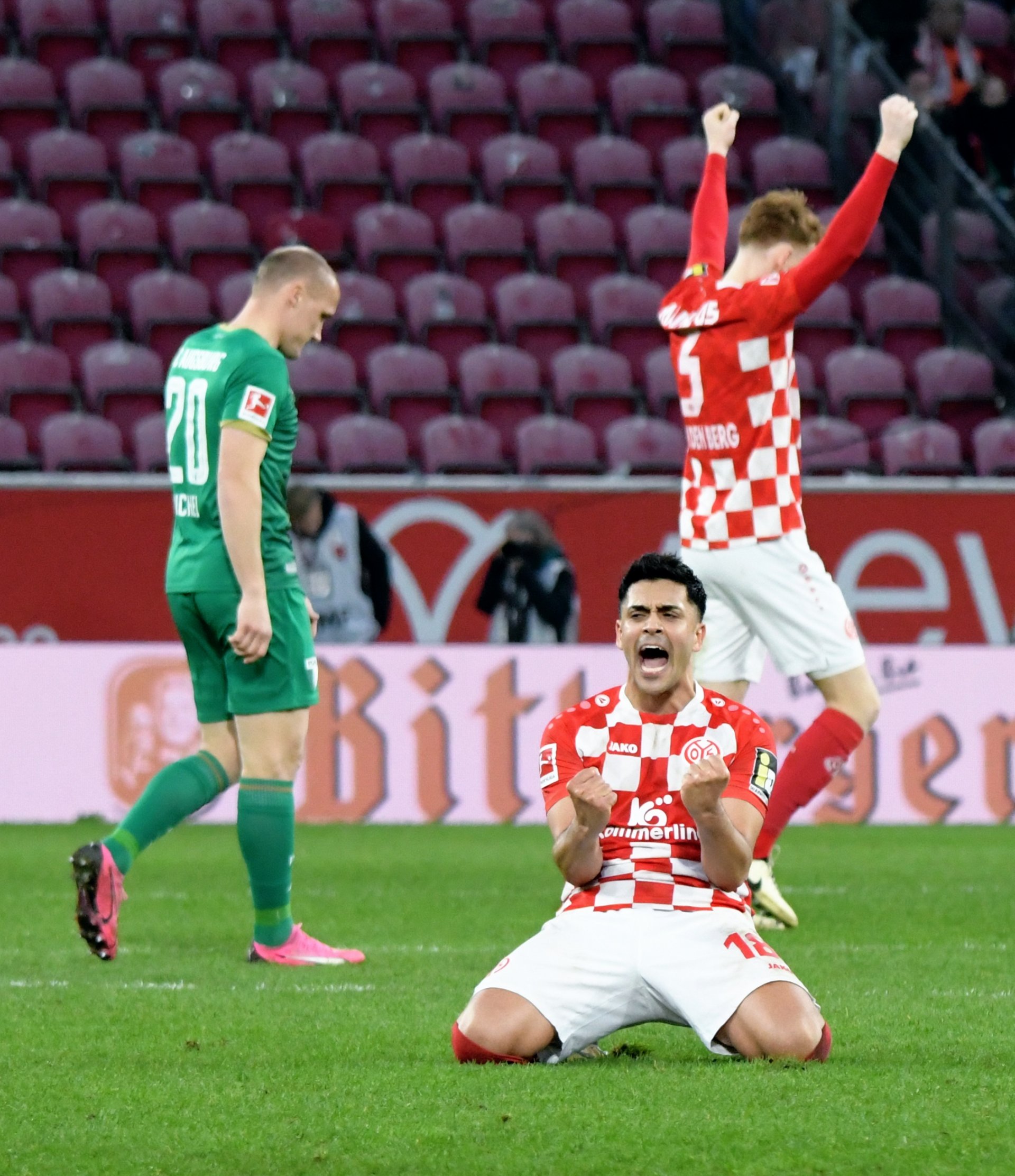 Nach dem Abpfiff riss Sepp van den Berg die Arme in die Höhe, auf den Knien liegend, schrie Nadiem Amiri seine Begeisterung heraus. Der Mittelfeldspieler hatte das 1:0 per Freistoß vorbereitet...