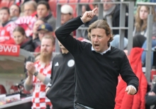 Wirbelte beim 1:0 gegen den FC Augsburg unermüdlich an der Seitenlinie: Bo Henriksen.