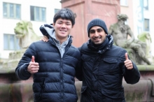 Nur die Parkplatzssuche verlief nicht reibungslos: Yo Yamaguchi (l.) und Babak Keyhanfar nach dem Interview mit SPORTAUSMAINZ.de.
