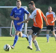 In der Hinrunde lief es für Manuel Helmlinger und seinen starken Aufsteiger FSV Saulheim in der Fremde deulich besser als auf dem manchmal etwas schwierig zu bespielenden heimischen Geläuf. Daher würde der Spielertrainer auch gegen den 14. SV Guntersblum ein Unentschieden nicht als Beinbruch ansehen.