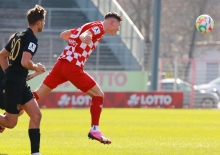 Danny Schmidt prüfte am Spielende mit einem Kopfball den TSG-Torhüter, ansonsten war es bei der U23 mit Chancen erneut mau.