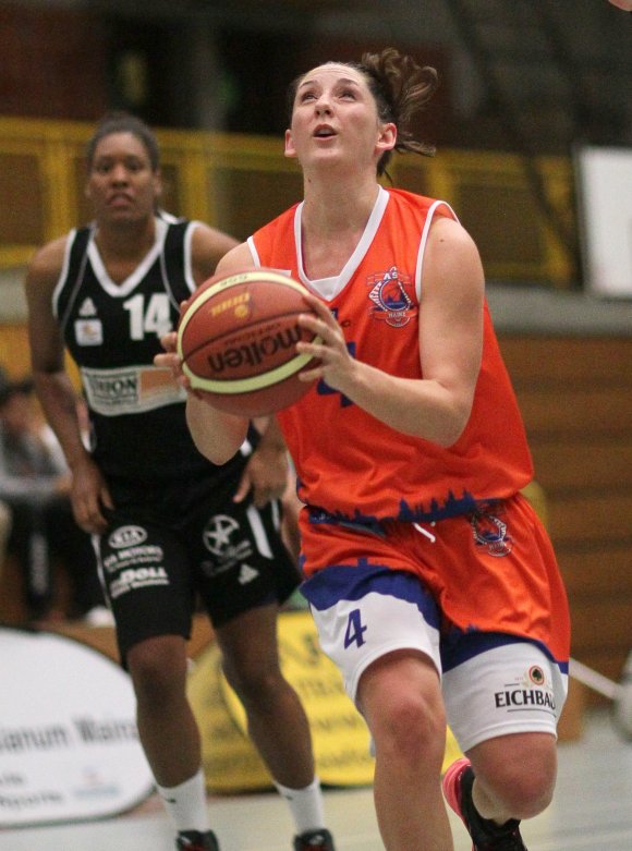 Fastbreaks laufen oder Schützen in Szene setzen: Eine Aufgabe der ASC-Frauen wird es gegen die BasCats aus Heidelberg sein, im eigenen Angriff für die Scorerinnen um Lauren Mortier Freiräume zu schaffen.