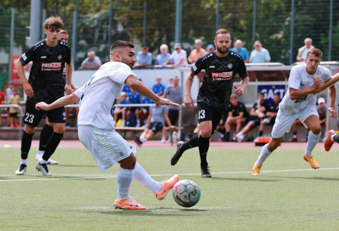 Elfmeter herausgeholt, Elfmeter verwandelt, zweiten Treffer vorbereitet: Mehmet Yildiz drückte dem Spiel des SVG in Bitburg seinen Stempel auf.