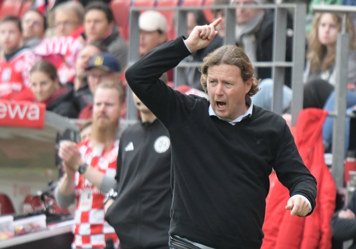 Zufrieden mit seiner Mannschaft: 05-Trainer Bo Henriksen.