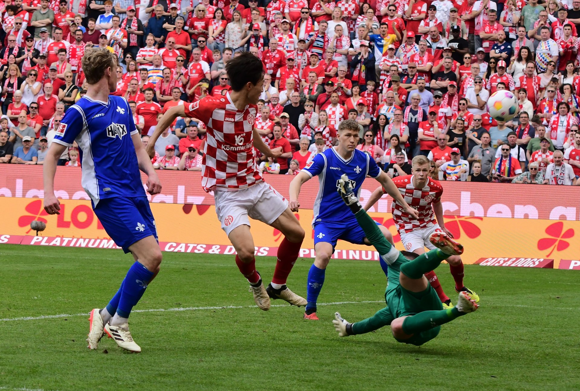…der schon am 1:0 beteiligt war, das 3:0 in dieser Szene…