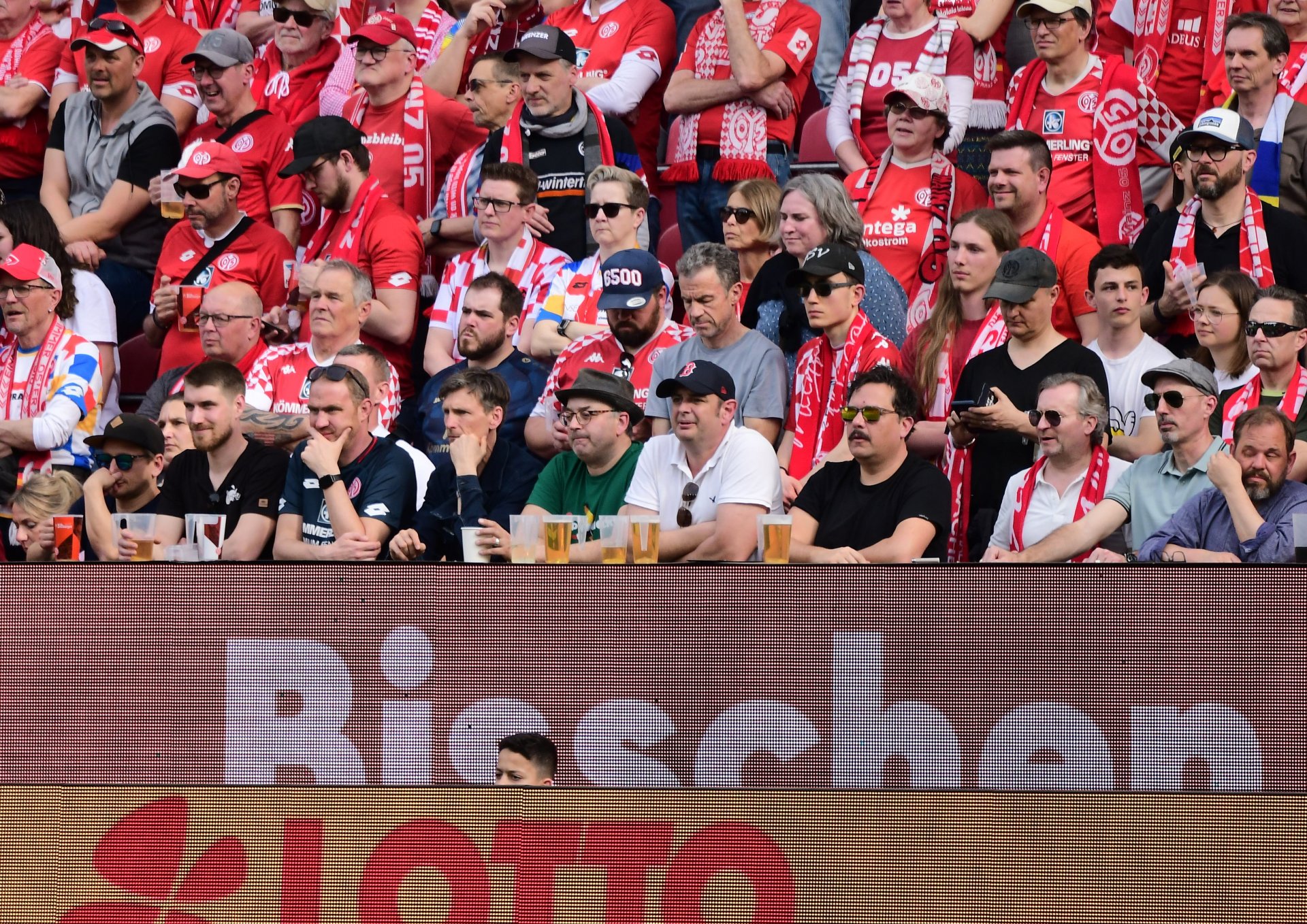 Nichtsdestotrotz herrschte bei Fans und Experten (inklusive Schnittmenge) eine Zeitlang Skepsis vor.