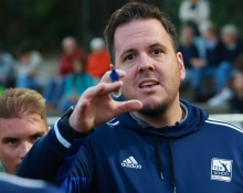 Daniel Strahn würde mit den TSV-Hockeymännern gerne den direkten Wiederaufstieg in die Erste Regionalliga schaffen, das wird allerdings nach dem mäßig erfolgreichen ersten Rundenteil schwierig.