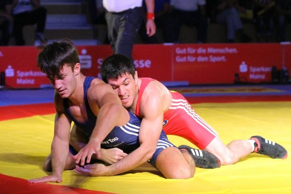 So kennt man George Bucur: Neunmal hatte der 88er in dieser Saison bereits gerungen, neunmal hatte er gewonnen. Am Samstag musste er die erste Niederlage hinnehmen.