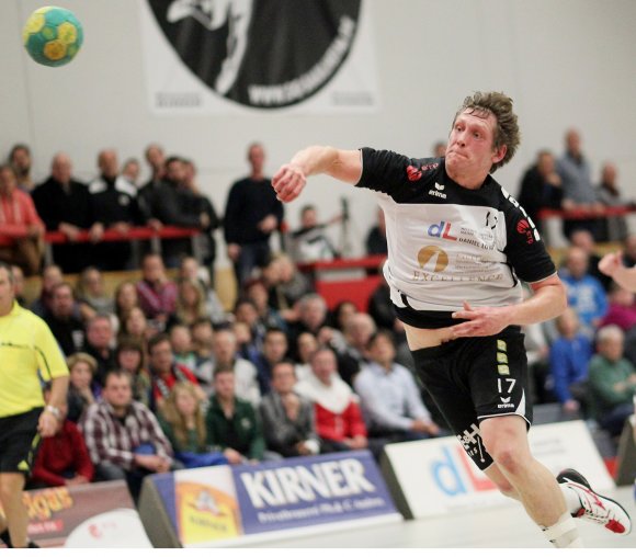 Nun zieht er wieder: Für seinen Trainer Markus Herberg war die Angriffsleitung von Benjamin Venter gegen den TV Nieder-Olm geradezu eine Wiedergeburt, nachdem der Rückraumschütze in den zehn Spielen zuvor nicht wesentlich mehr Treffer zusammenbekommen hatte als nun in einer Partie.