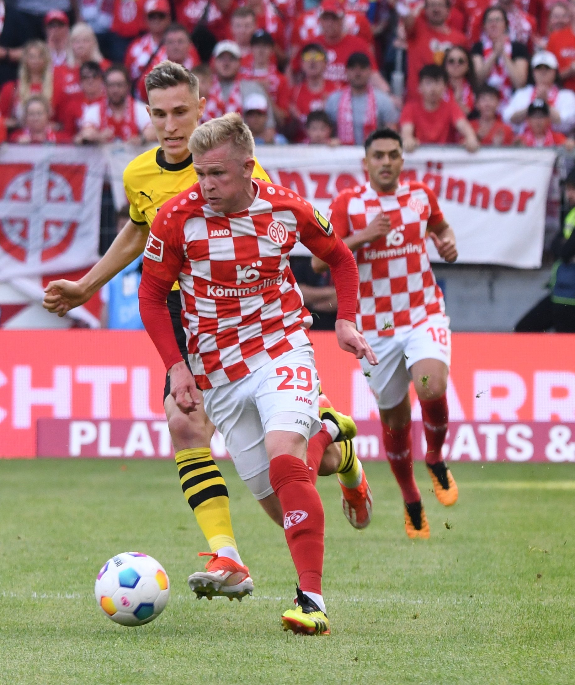 Mit Jonathan Burkardt hatte BVB-Innenverteidiger Nico Schlotterbeck seine Probleme, in den EM-Kader berief Bundestrainer Julian Nagelsmann ihn dennoch.