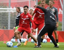 Paul Nebel ist zurück am Bruchweg und spielt Kotrainer Michael Silberbauer schwindlig.