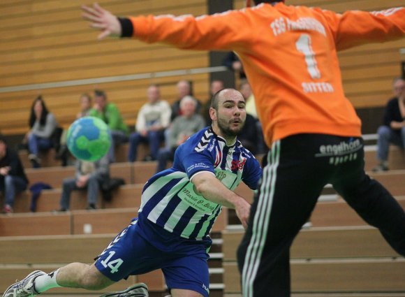 Frei wie ein Vogel stand Arne Kokot gegen die VTZ Saarpfalz häufig auf der Linksaußenposition. Da stockte er sein Torkonto eben mächtig auf.