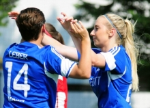 Torschützinnen unter sich: Annika Leber und Chiara Loos steuerten gegen den TuS Issel zusammen drei Treffer zum letzten Sieg der Schott-Frauen 2014 bei. 