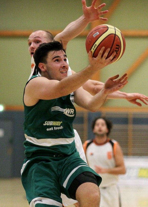 DJK-Spielmacher Raymond Wolf und seine Teamkollegen waren gegen den MTV Kronberg nahe dran an einer Sensation, mussten sich in der Schlussminute aber doch geschlagen geben.