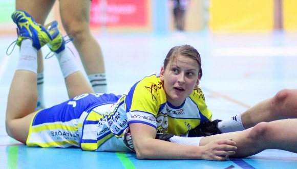 Ganz so gemütlich wie Michelle Chwalek es hier zu versuchen scheint, wird die SG Bretzenheim auch bei der TSG Ober-Eschbach nicht zu ihren Punkten kommen. Doch der elfte Sieg in der elften Partie sollte Ergebnis der Fahrt nach Bad Homburg sein.