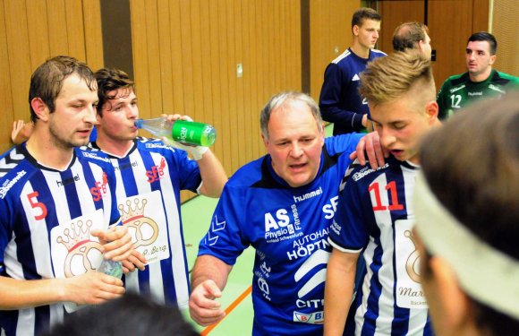 Seine Mannschaft wächst immer besser zusammen, merkt Trainer Axel Schneider. Ob die Sportfreunde Budenheim bei der TSG Haßloch schon zu einer Leistung im Stile eines Spitzenteams fähig sind, muss freilich abgewartet werden.  