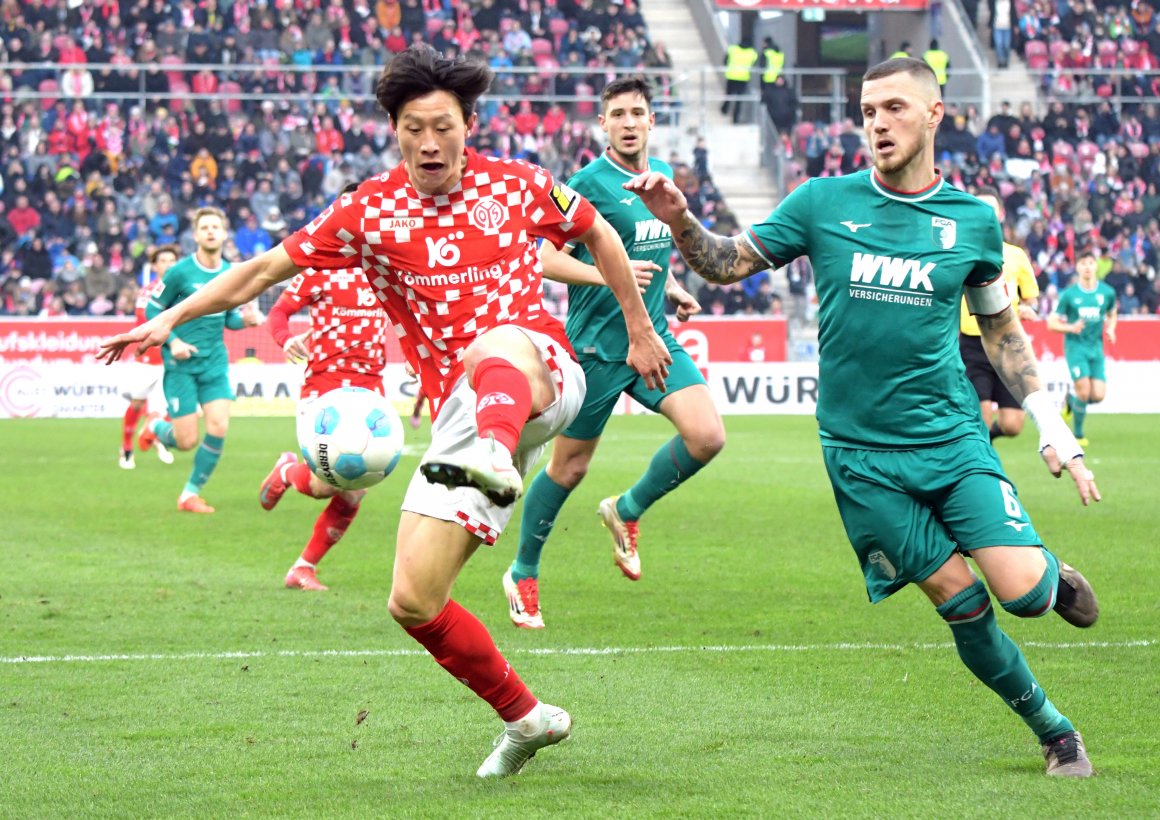 Nach fünf Heimsiegen hintereinander mussten sich Jae-sung Lee und die 05er gegen den FC Augsburg mit einem Punkt begnügen.