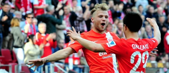 Es geht doch: Johannes Geis gelang gegen den FC Augsburg sein erster Treffer im 05-Trikot.