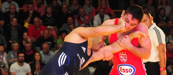 Die rumänische Bank: George Bucur (r.) ist einer der Punktegaranten der 88er. Im bisherigen Saisonverlauf verlor er nur einen Kampf und holte 30:1 Zähler für sein Team.