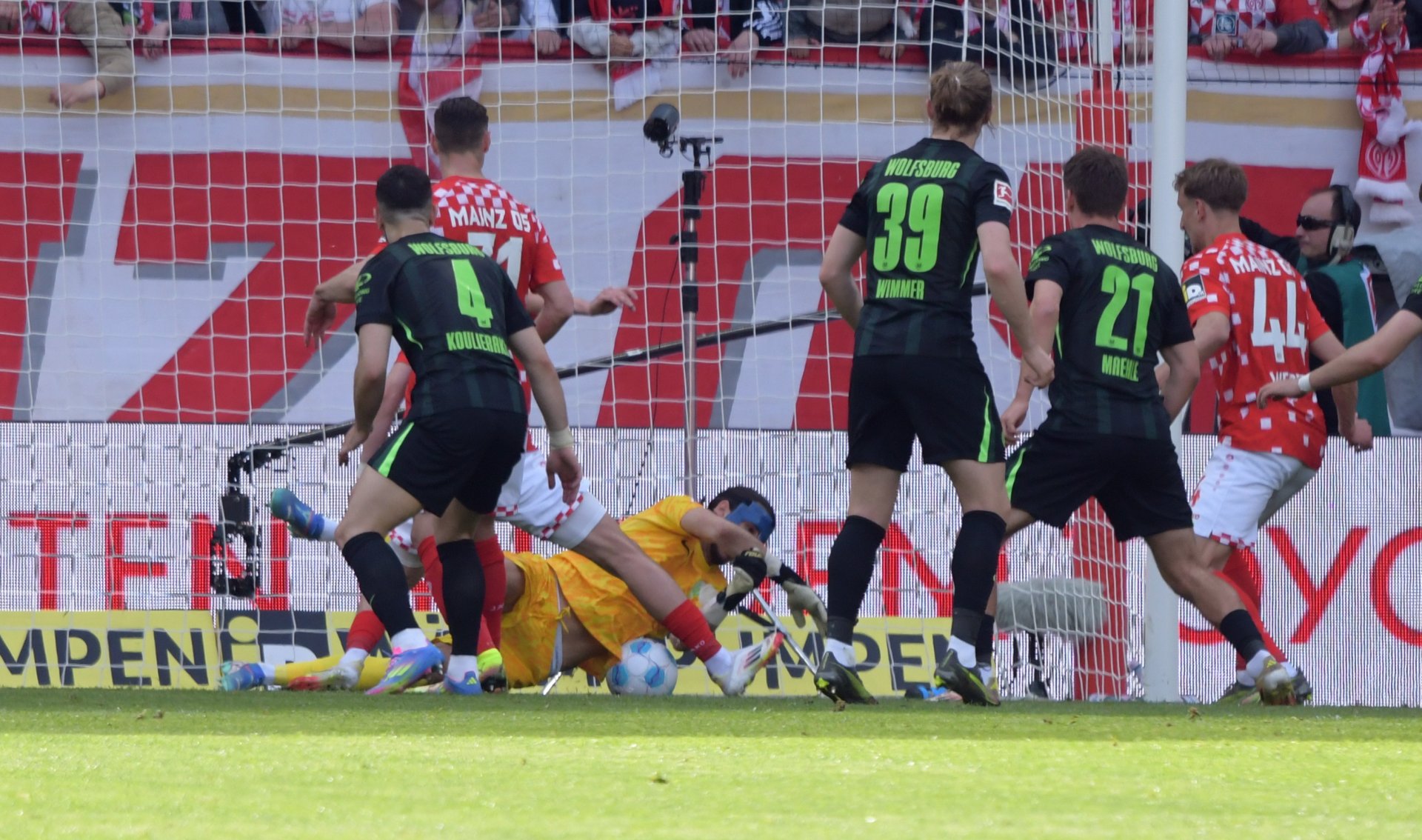 ...Dominik Kohr erzielte das erste Mainzer Saisontor nach einer Ecke...