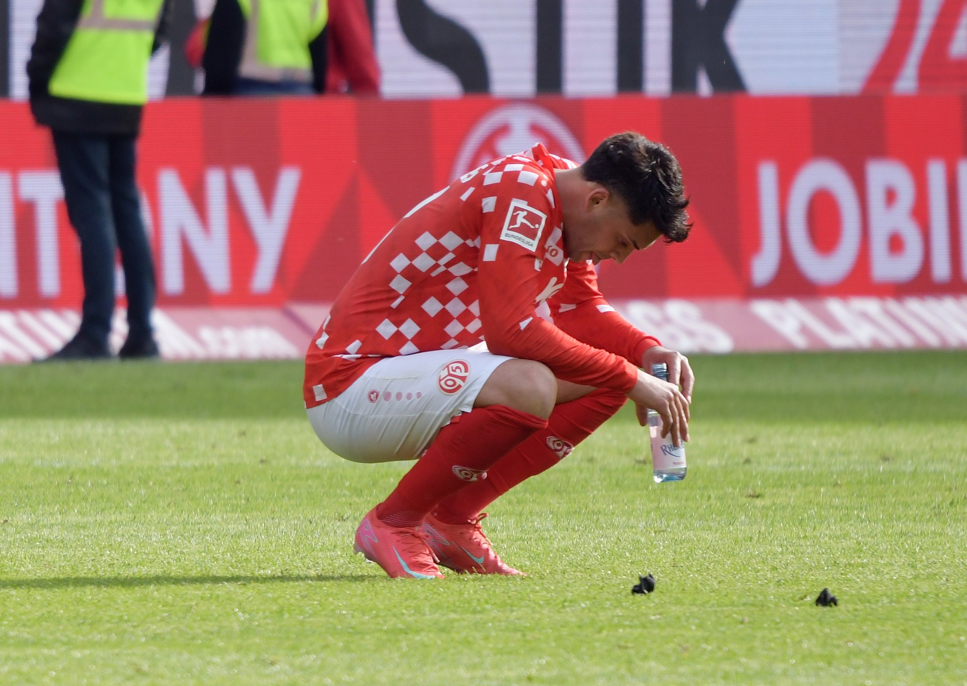 ...was erst recht für das Endergebnis galt und sich in entsprechenen Körperhaltungen wie bei Nadiem Amiri...
