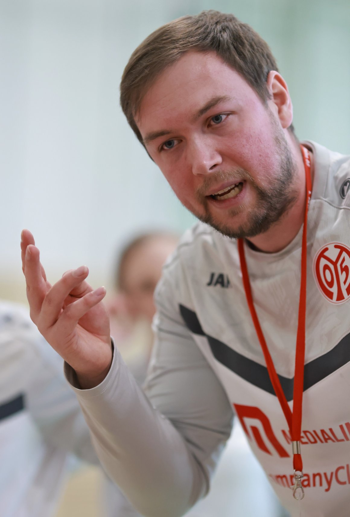 Trainer Tom Stibitzky wurde neben fünf Spielerinnen nach dem letzten Spiel der Drittligamannschaft des FSV Mainz 05 vom Verein verabschiedet, er geht als Kotrainer zum Erstligisten VfL Oldenburg.