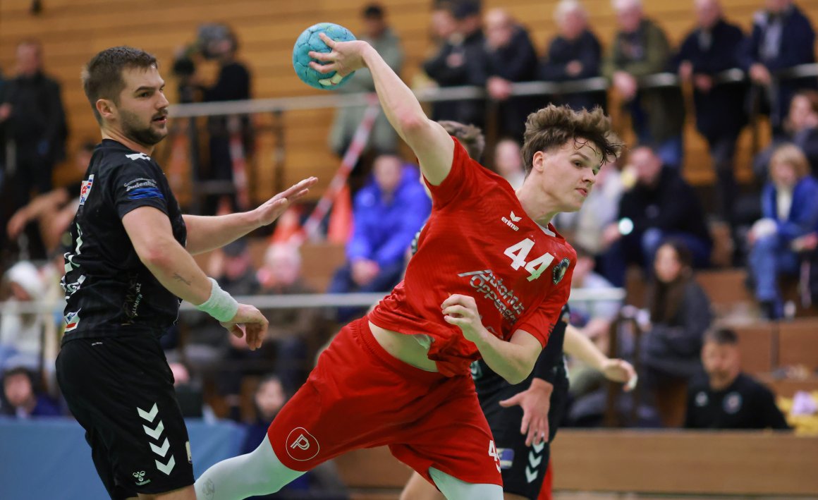 Matti Uhrig gehört zu den Nachwuchskräften des TV Nieder-Olm, die in der kommenden Runde eine tragende Rolle im Oberligateam spielen sollen. Zunächst soll im letzten Regionalligaspiel aber den Sportfreunden Budenheim ein Bein gestellt werden.