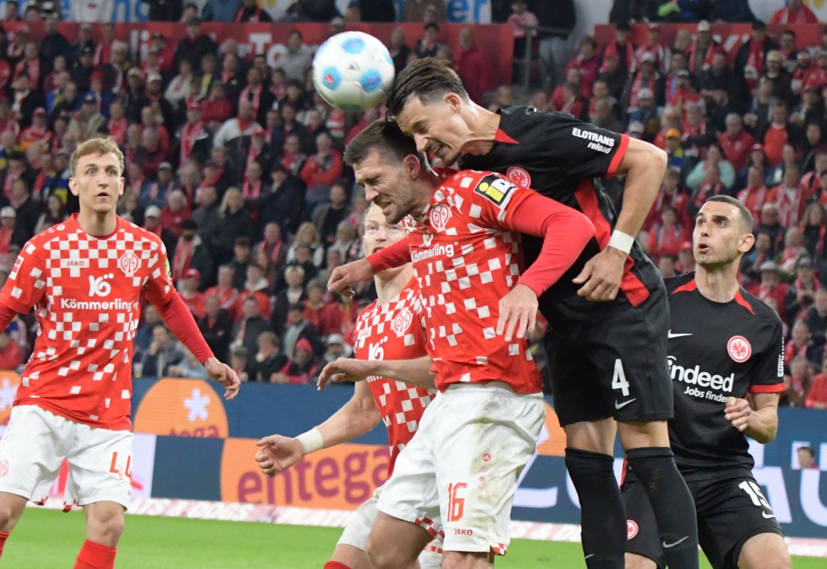 Stefan Bell (M.) gab nach knapp drei Monten Pause ein überzeugendes Comeback.