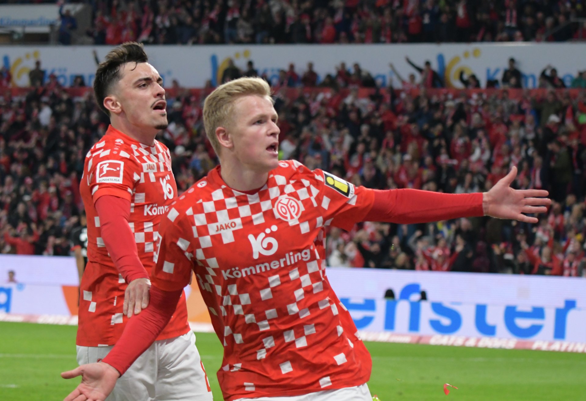 …das 16. Saisontor des Stürmers, womit er alleiniger Rekordinhaber der 05er ist. Bislang lag er gleichauf mit André Schürrle und Shinji Okazaki.