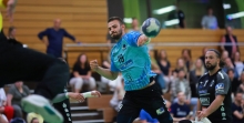 Patrick Heß steht hier symbolisch für die Dynamik, die das Linkshändertrio bei den Sportfreunden in das Angriffsspiel der Sportfreunde bringt.