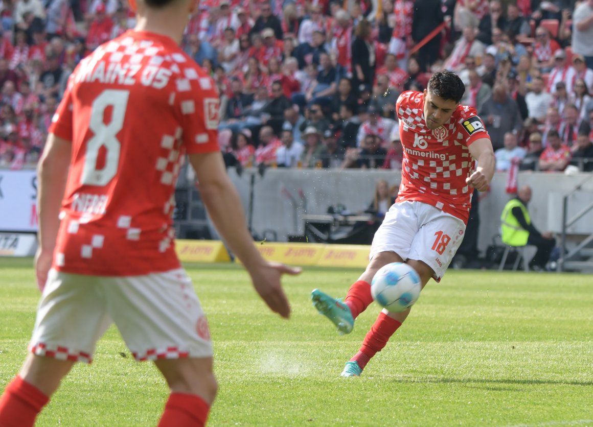 In Bochum erzielte Nadiem Amiri sein zweites Freistoßtor in dieser Saison.
