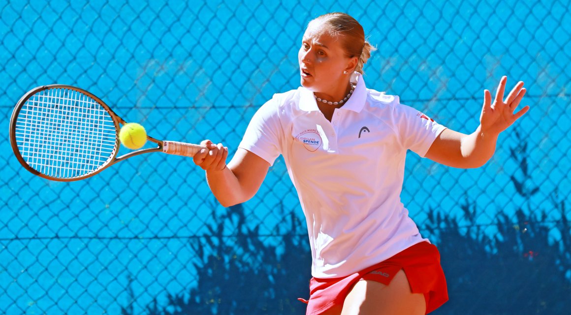 Keine stand länger auf dem Platz als sie: Valentina Rinaldi gewann beim Sieg der TSC-Zweiten gegen Schwarz-Weiß Landau sowohl ihr Einzel im Matchtiebreak als auch ihr Doppel...