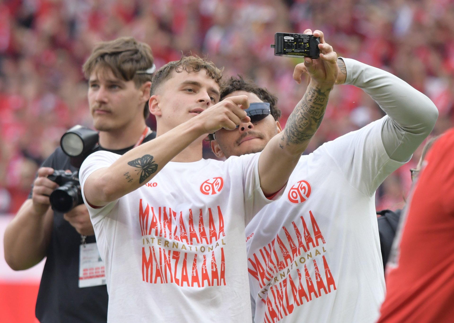 Setzten sich selbst ins Bild: Nikolas Veratschnig und Armindo Sieb.