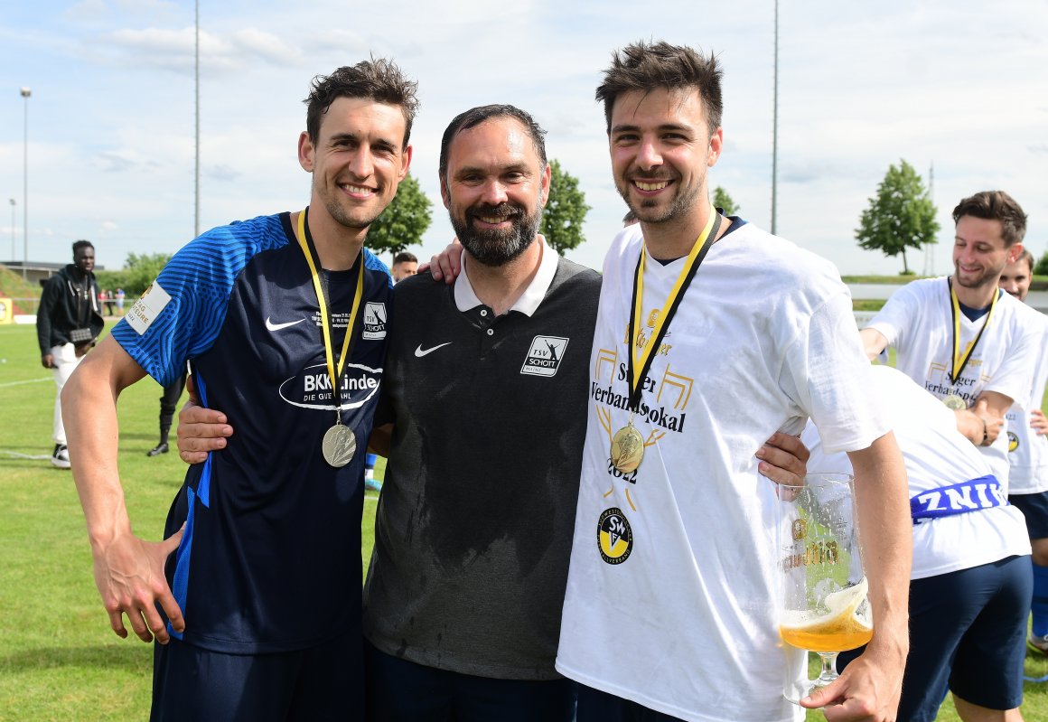 Machten nach dem ersten Pokalgewinn Schluss: (v.l.) Janek Ripplinger, Sascha Meeth, Jonas Raltschitsch.