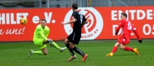 Das war Tom Schmitts zweite Torchance, und zum zweiten Mal überwand der 05-Stürmer den Stuttgarter Torwart Marius Kern nicht. Das änderte sich erst zehn Minuten vor Schluss.