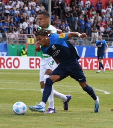 Ismail Wiegand, hier im DFB-Pokal gegen die SpVgg Greuther Fürth, stürmt künftig wieder für den TSV Schott.