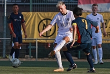 Zwei Institutionen verliert der höherklassige Mainzer Fußball mit Ende der Saison am Sonntag: Norman Loos (Mitte) wechselt ins Trainerfach, Yuya Okoda (r.) kehrt in die japanische Heimat zurück.