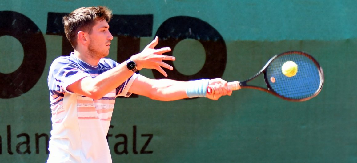 ...Alvaro Munoz (TV 1817 Mainz) im Matchtiebreak niedergerungen.